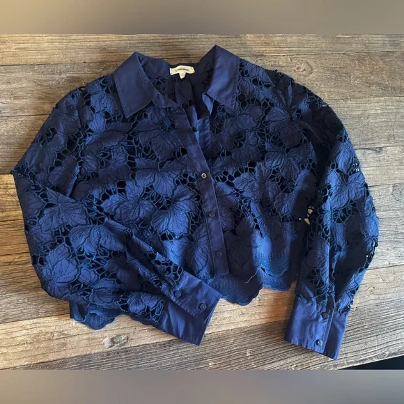 L’agence Seychelle lace top in navy. New with tags. Size s/p. 💙 - Picture 5 of 8